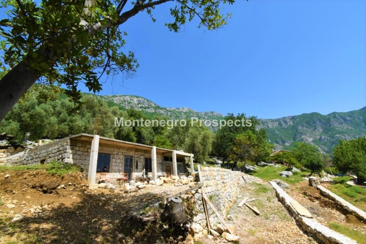 Terreno a Risan, Montenegro, 5 924 m2 - foto 2