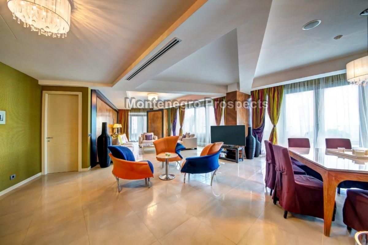 Flat in Budva, Montenegro, 240 m² - picture 1