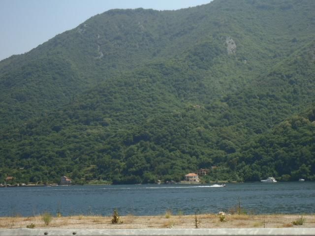 Terrain à Kostanjica, Monténégro, 20 000 m² - image 1