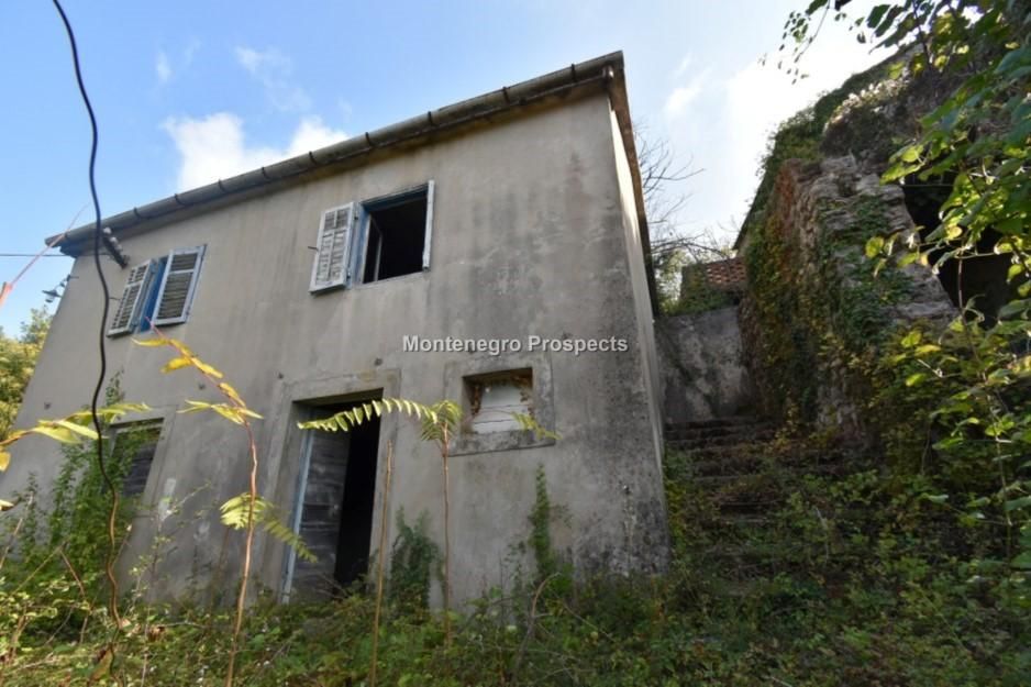 Terrain à Lastva, Monténégro, 670 m² - image 4