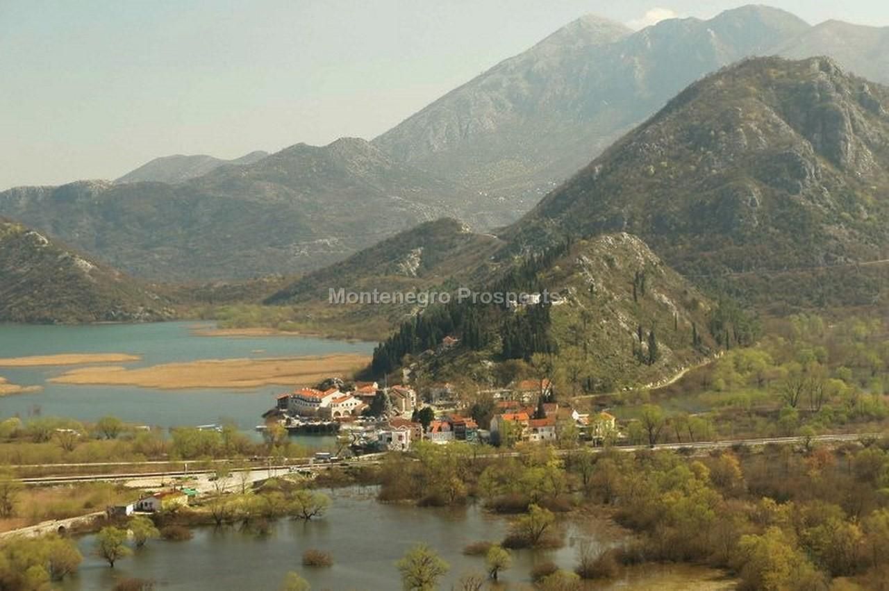 Terreno por Lago Shkodër, Montenegro, 7 845 m² - imagen 4