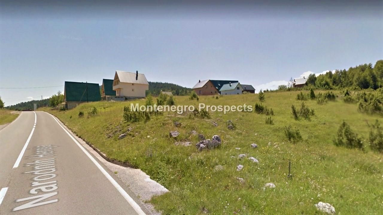 Terreno a Žabljak, Montenegro, 3 000 m2 - foto 5