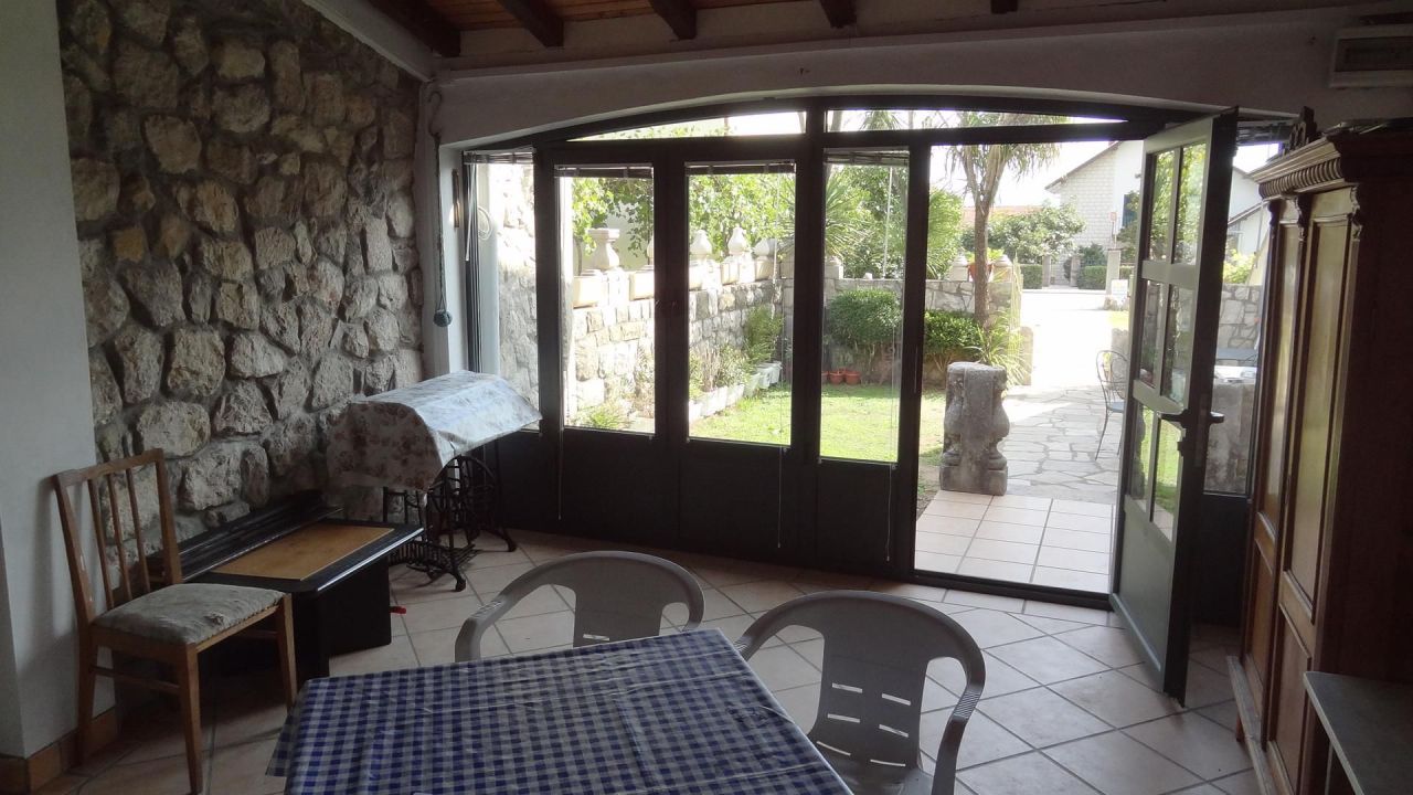 Haus in Herceg-Novi, Montenegro, 214 m² - Foto 3