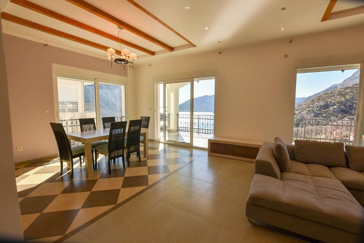 Casa a Risan, Montenegro, 250 m² - foto 8