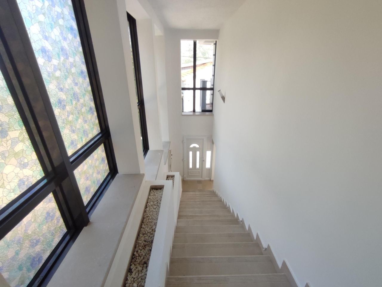 Maison à Stoliv, Monténégro, 170 m² - image 9