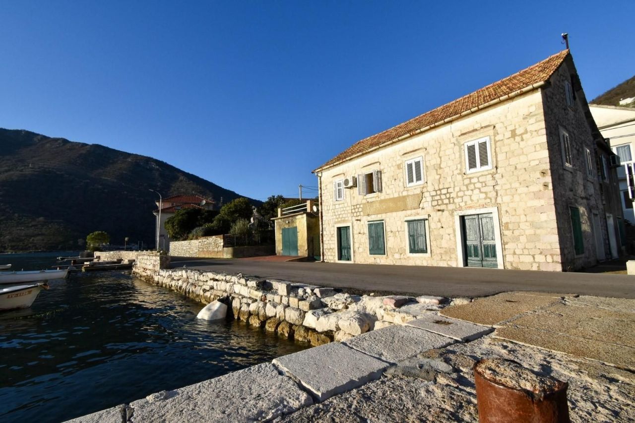 Casa a Tivat, Montenegro, 190 m² - foto 9