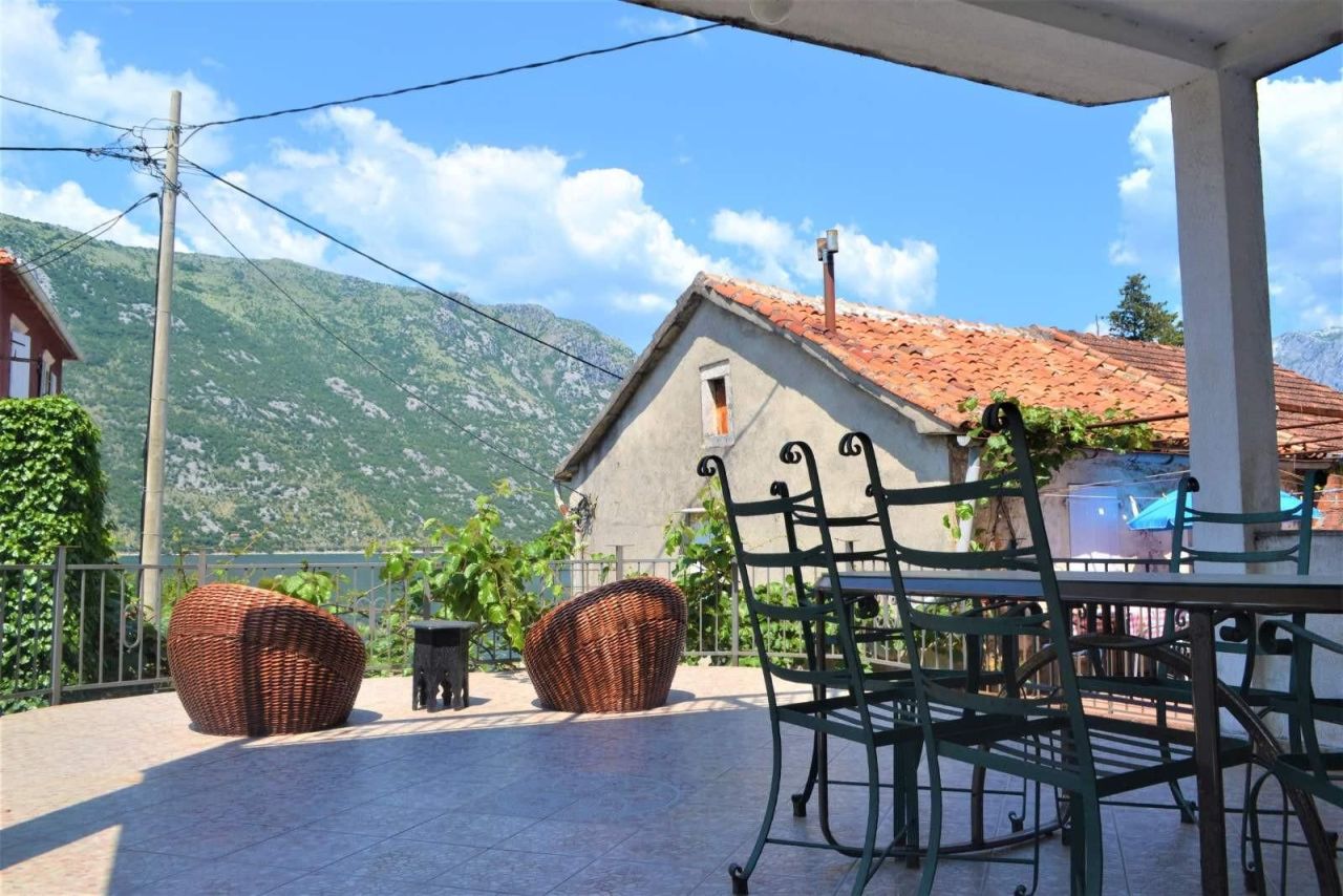 Maison à Stoliv, Monténégro, 384 m² - image 9