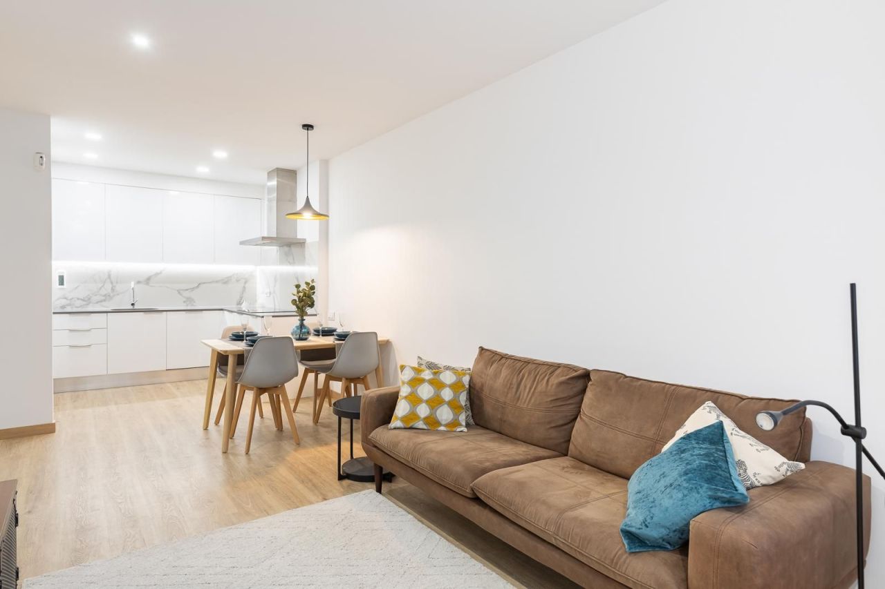 Apartamento en Barcelona, España, 83 m² - imagen 1