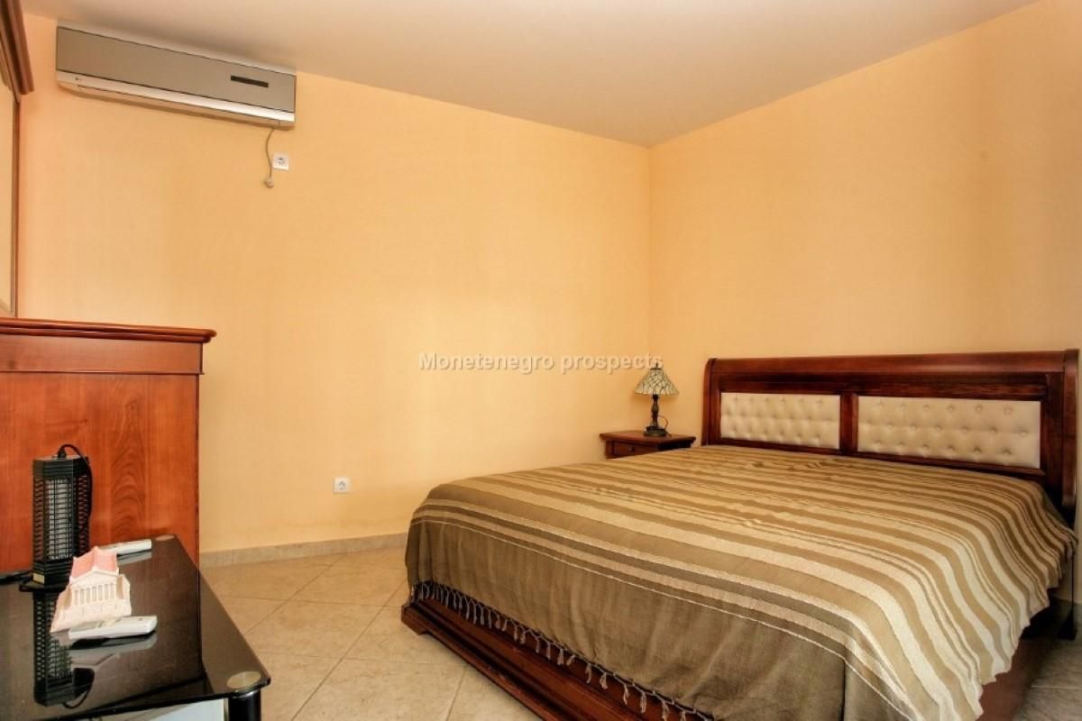 Maison à Rézévici, Monténégro, 256 m² - image 12