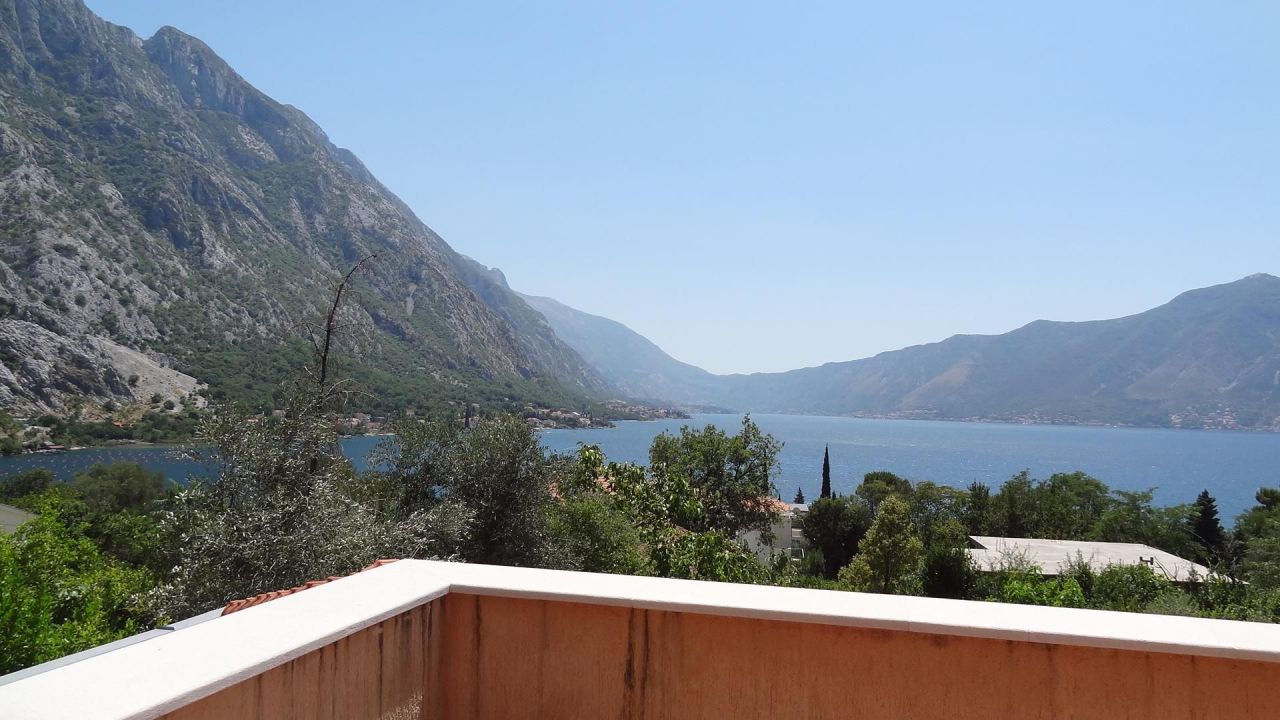 House in Orahovac, Montenegro, 300 m² - picture 8