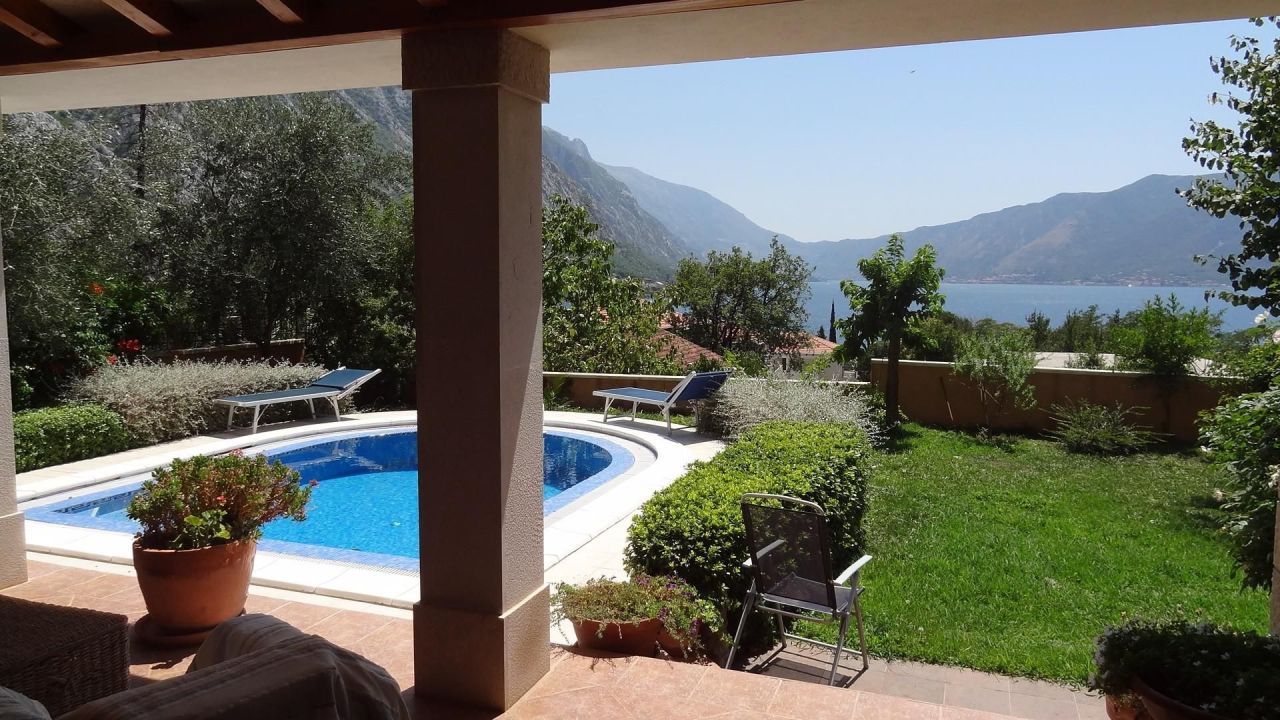 House in Orahovac, Montenegro, 300 m² - picture 9