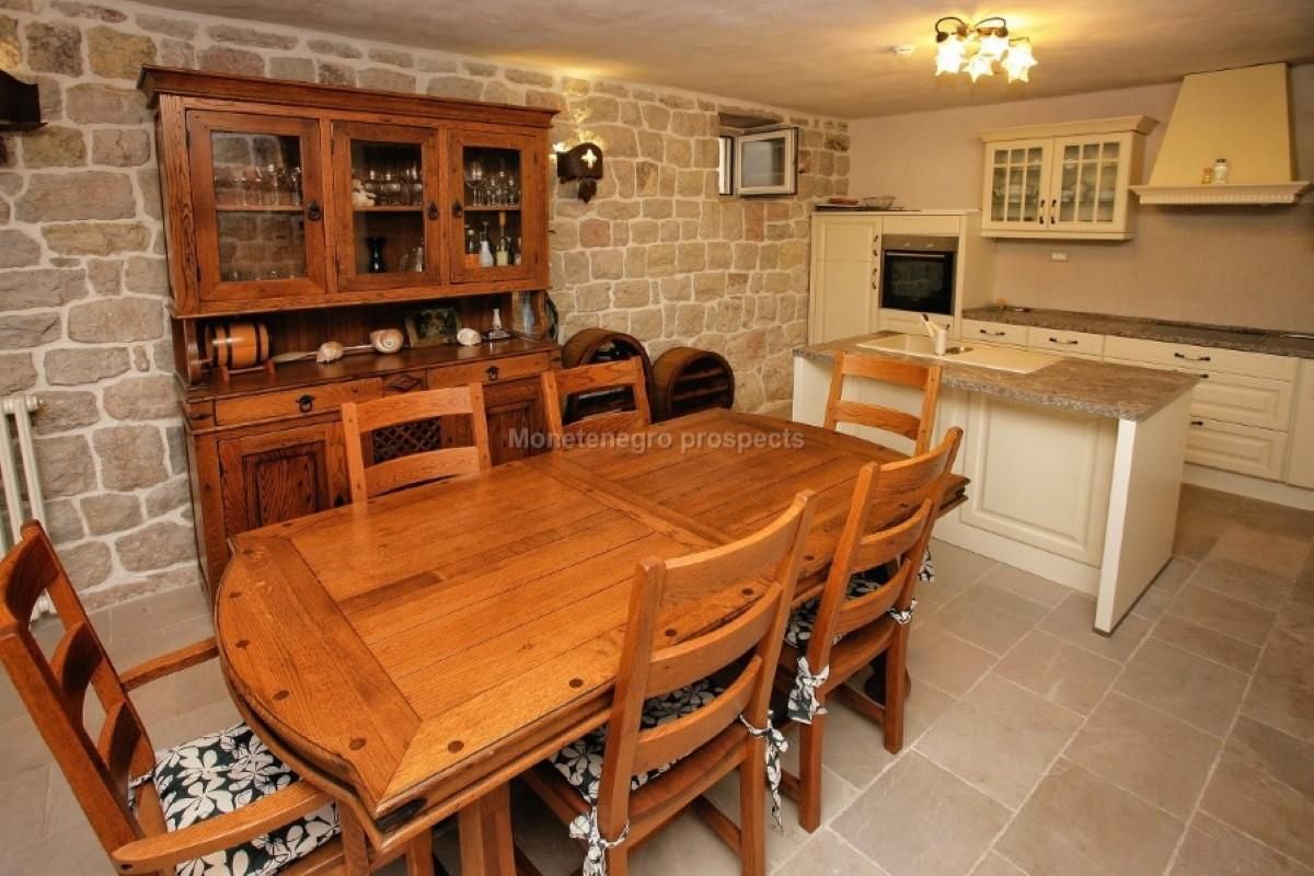 Maison à Rézévici, Monténégro, 256 m² - image 16