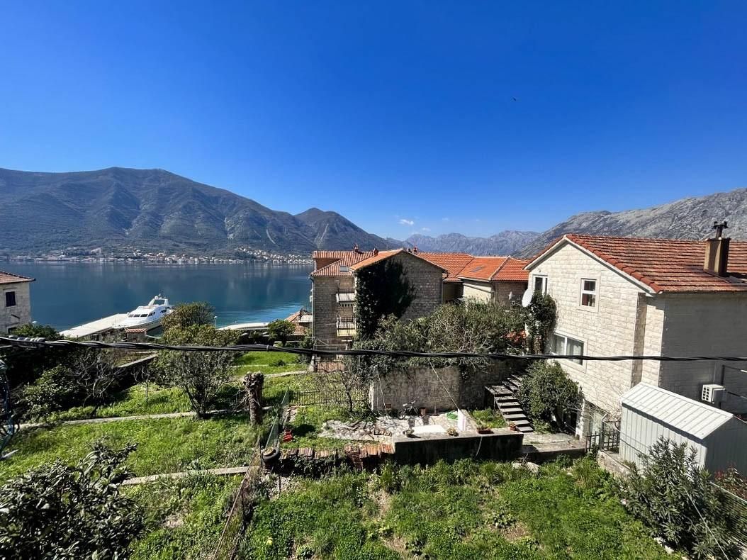 House in Dobrota, Montenegro, 210 m² - picture 18