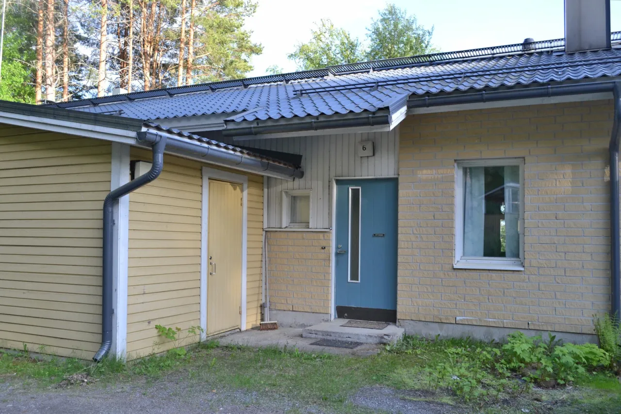 Casa adosada en Varkaus, Finlandia, 48 m² - imagen 1