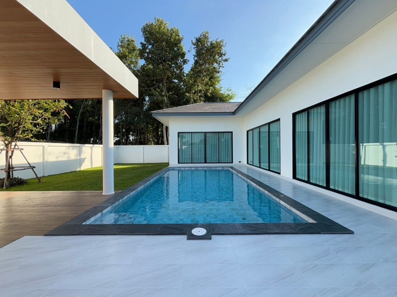 Maison à Pattaya, Thaïlande, 335 m² - image 1