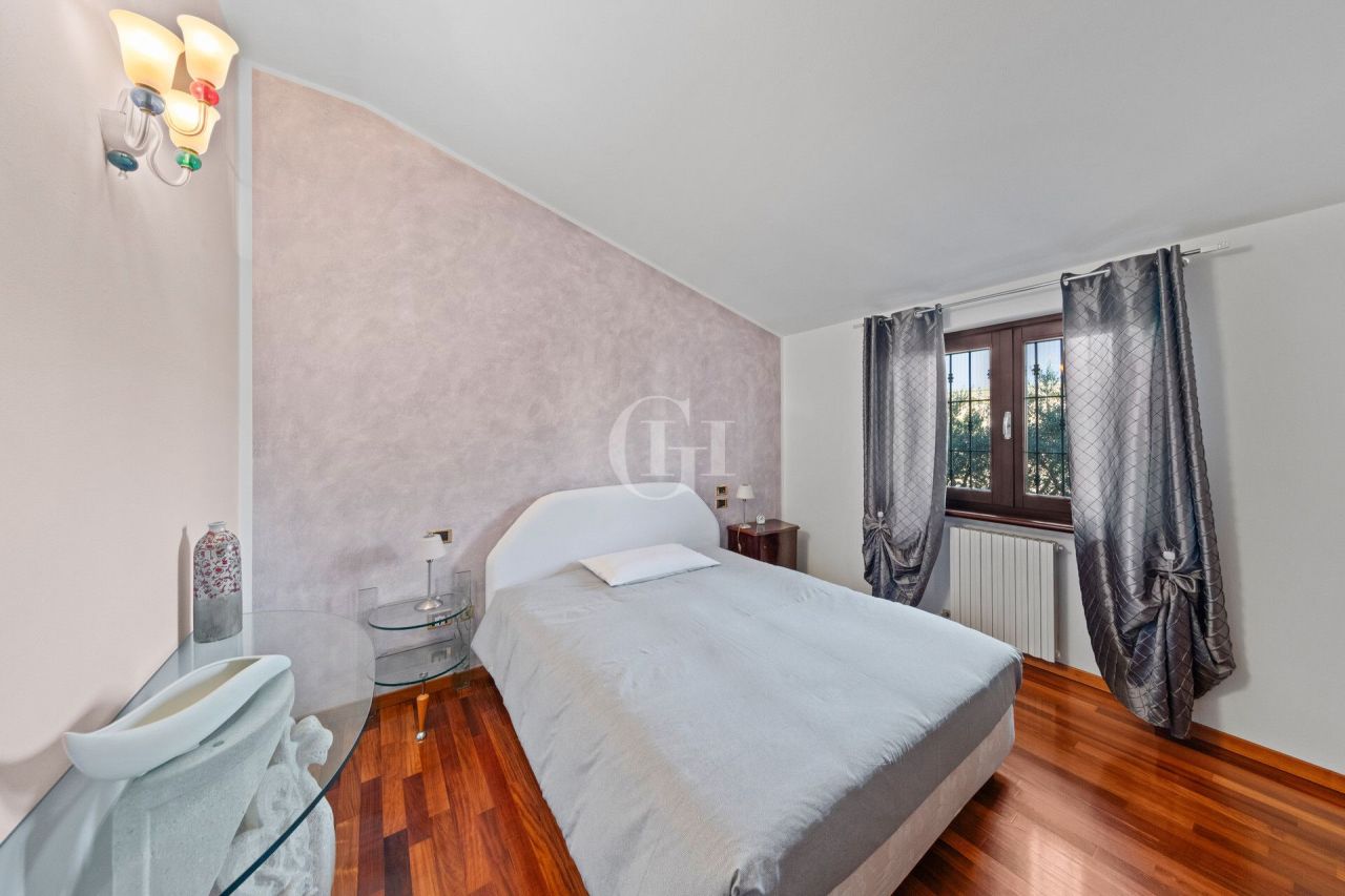 Villa par le Lac de Garde, Italie, 168 m² - image 11