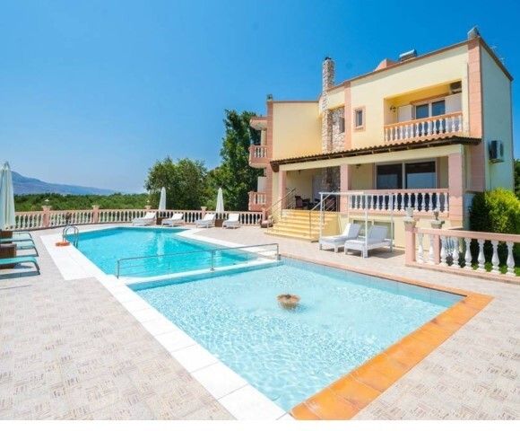 Villa in Chania, Greece, 337 m² - picture 1