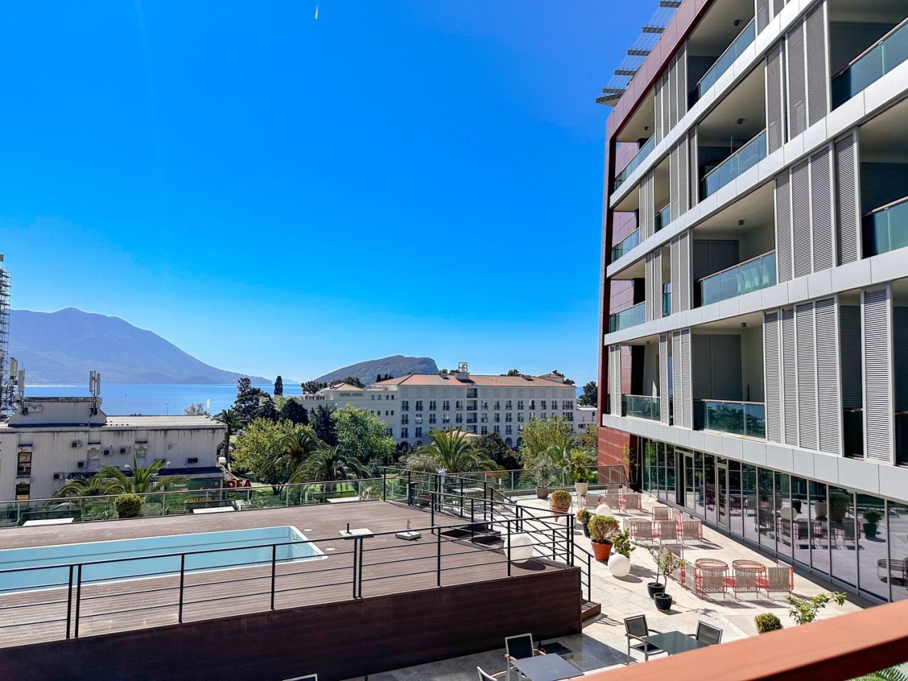 Wohnung in Budva, Montenegro, 95 m² - Foto 1