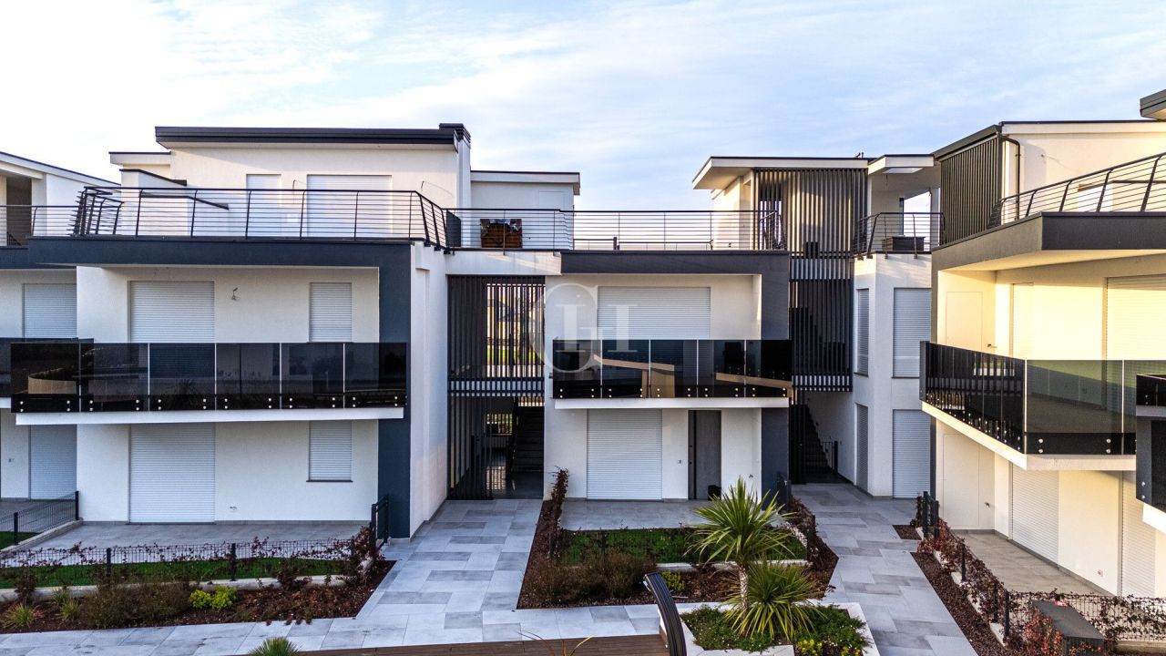 Apartment on Lake Garda, Italy, 185 m² - picture 8