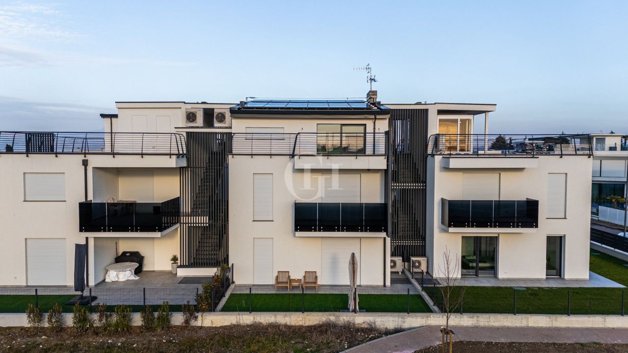 Apartment on Lake Garda, Italy, 185 m² - picture 14