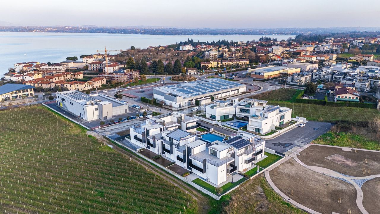 Apartment on Lake Garda, Italy, 185 m² - picture 13