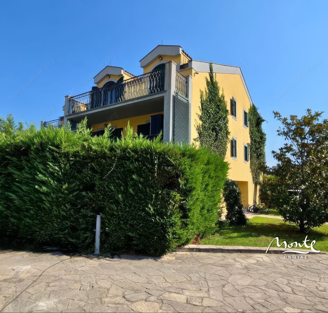 Stadthaus in Budva, Montenegro, 160 m² - Foto 1