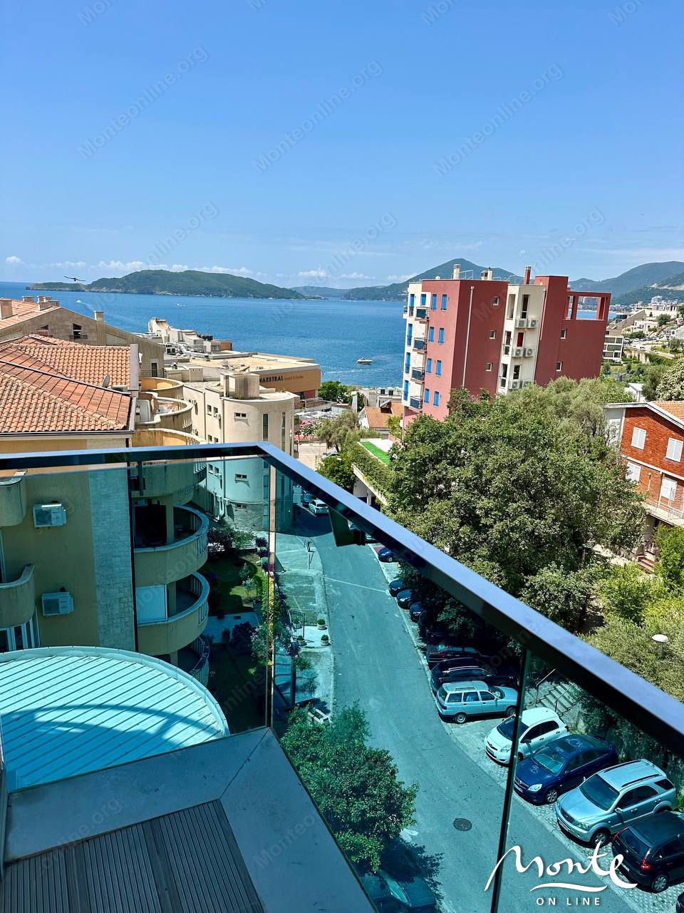 Wohnung in Budva, Montenegro, 92 m² - Foto 1