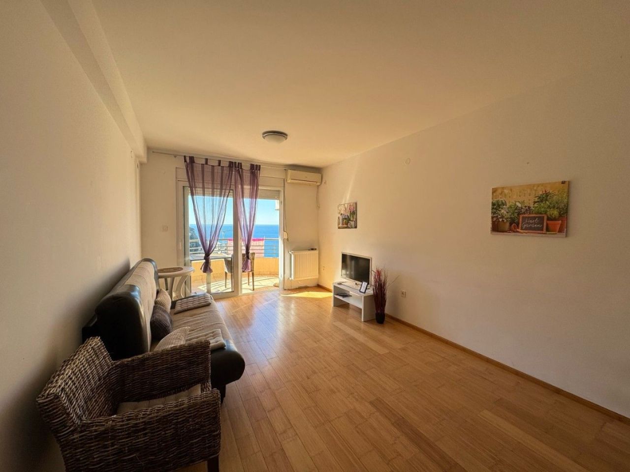 Flat in Becici, Montenegro, 47 m² - picture 1