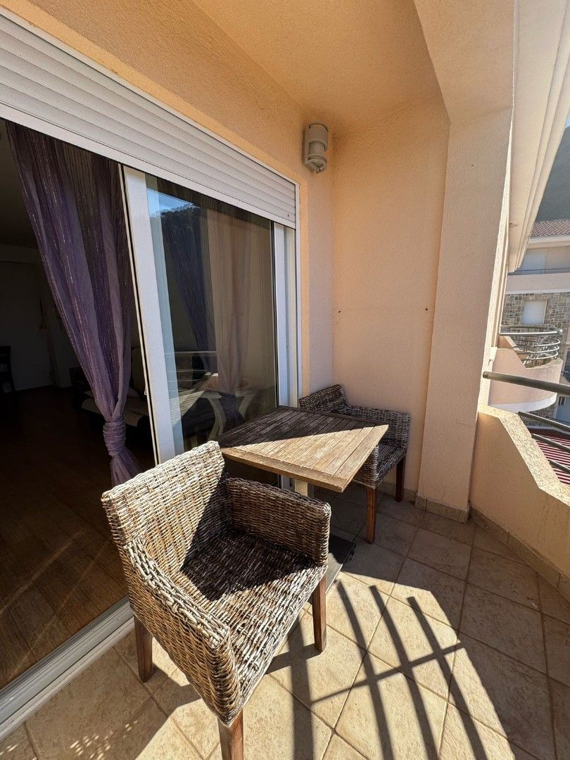 Piso en Becici, Montenegro, 47 m² - imagen 2