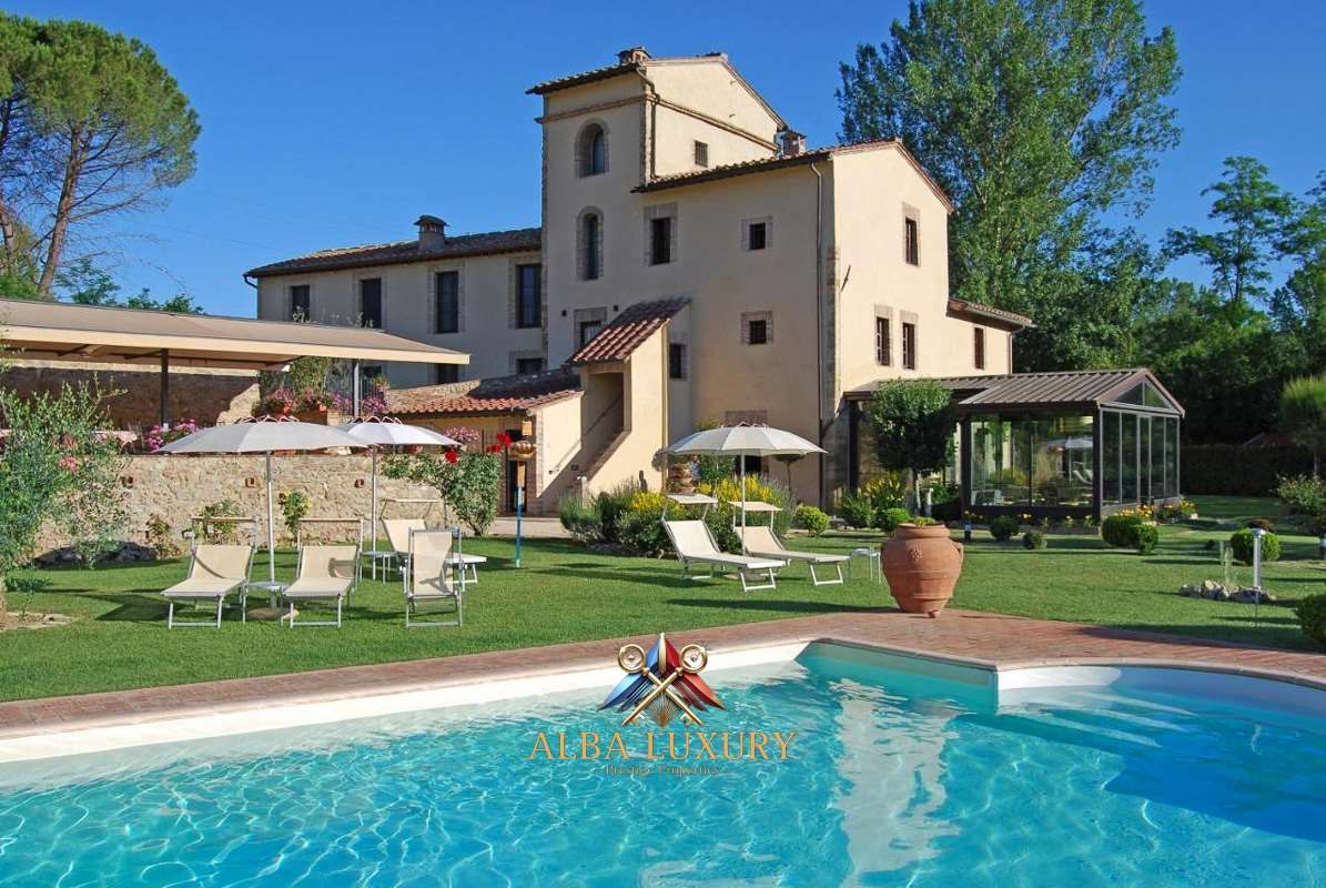 Villa in San Gimignano, Italien, 650 m² - Foto 1