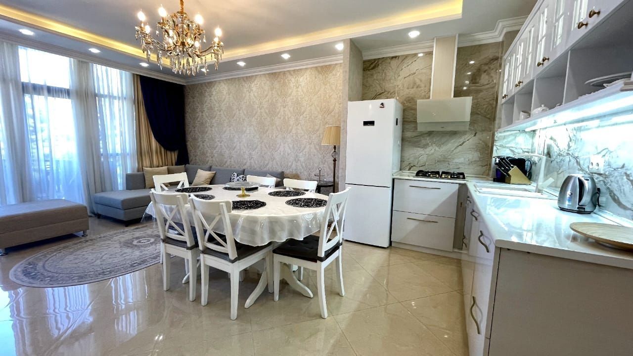 Wohnung in Batumi, Georgien, 100 m² - Foto 1