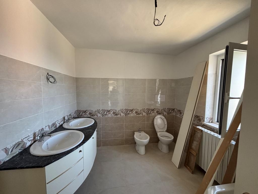 Maison à Pescara, Italie, 240 m² - image 9