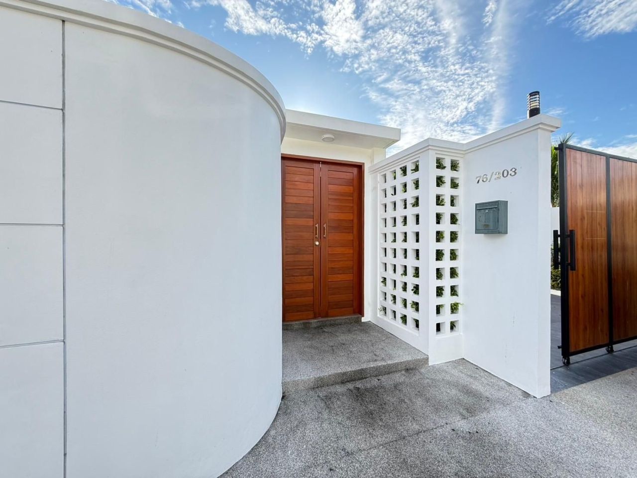 Villa in Phuket, Thailand, 420 m² - picture 1