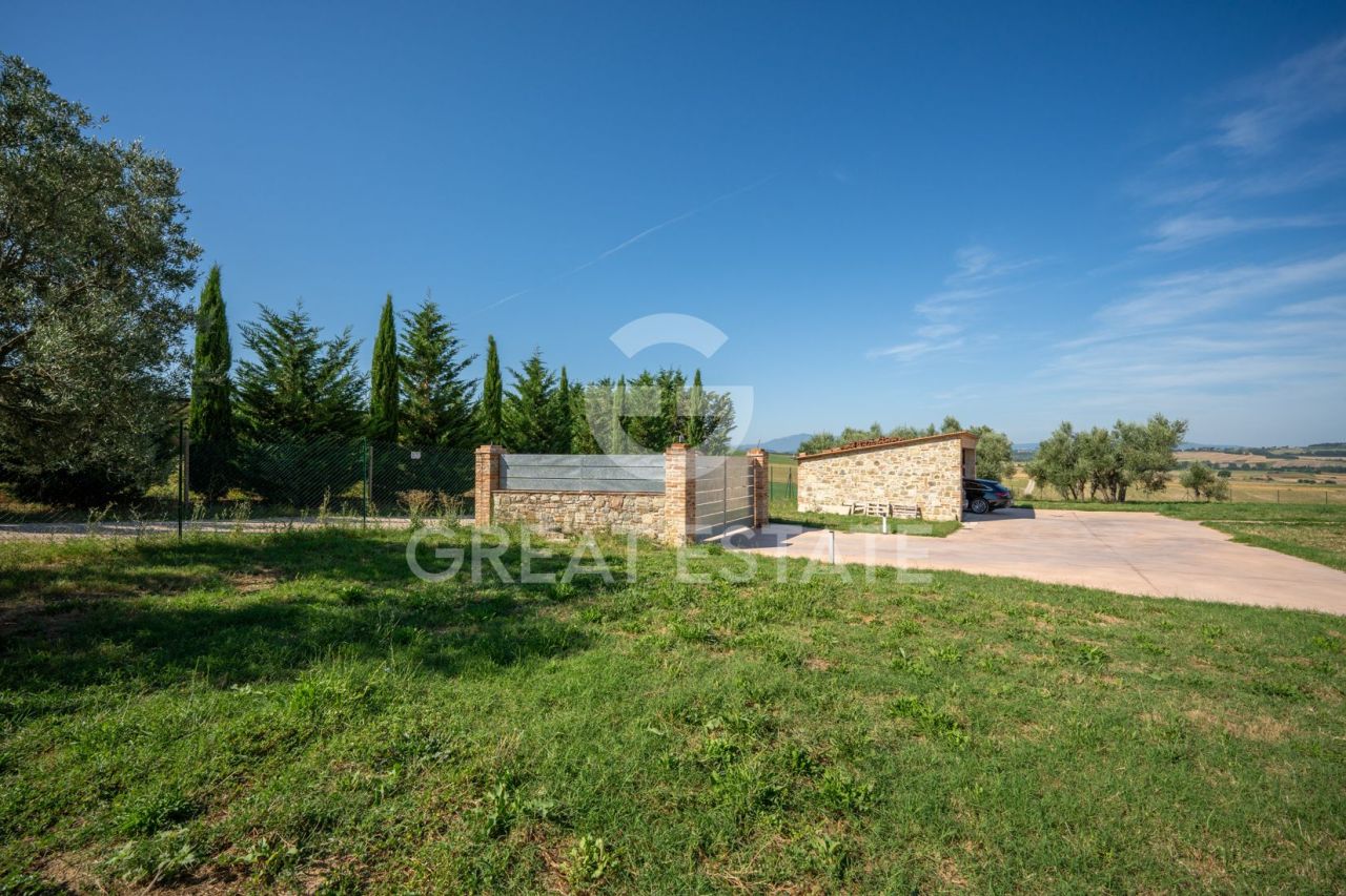 Casa en Paciano, Italia, 259.35 m² - imagen 1