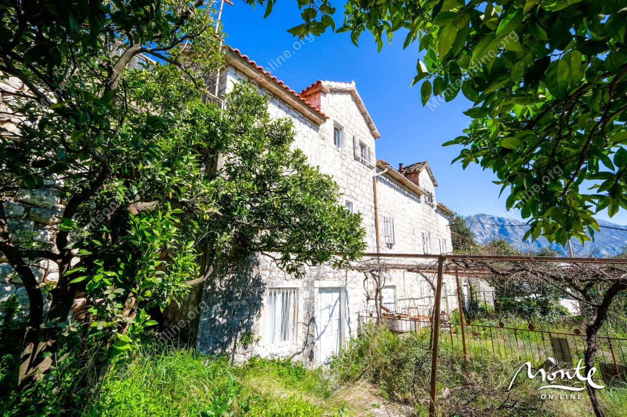 Casa en Kotor, Montenegro, 139 m² - imagen 1