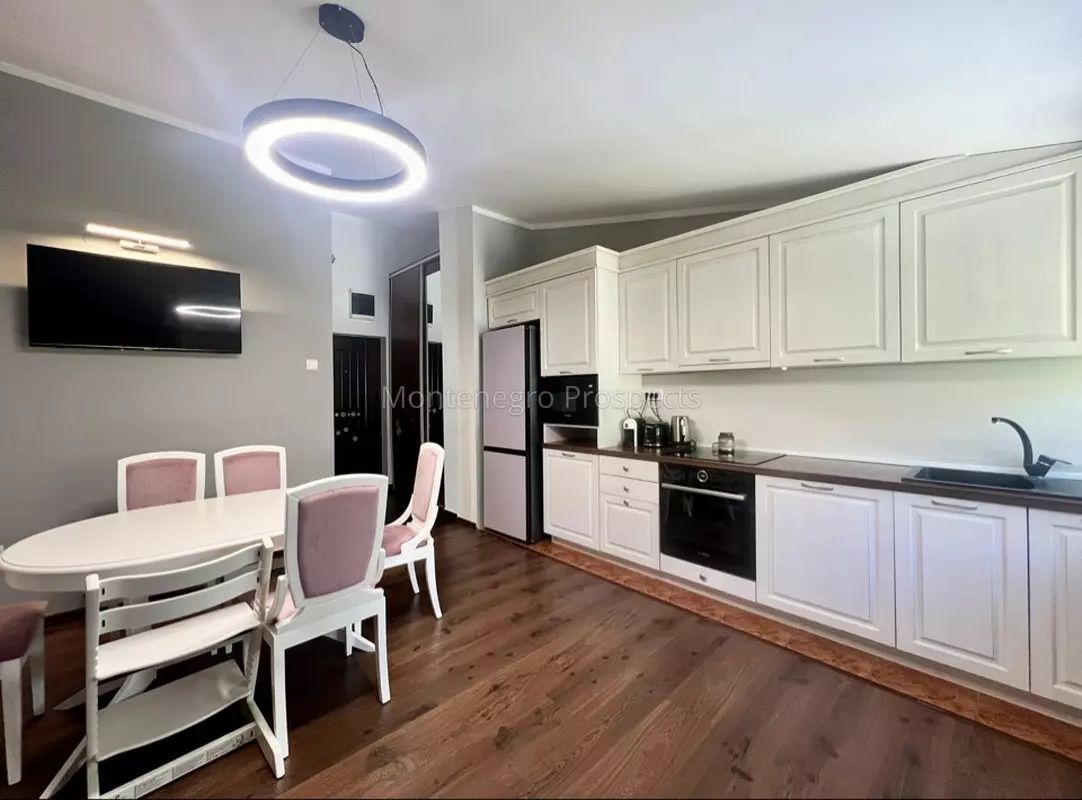 Apartamento en Petrovac, Montenegro, 64 m² - imagen 1