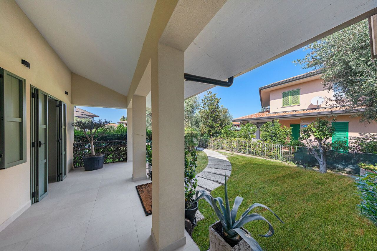 Villa por Lago de Garda, Italia, 150 m² - imagen 2