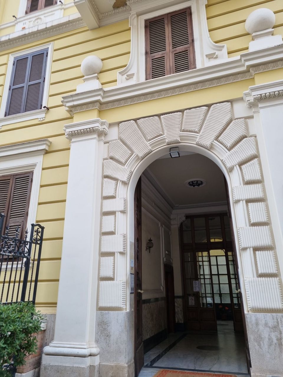 Office in Rome, Italy, 377 m² - picture 2