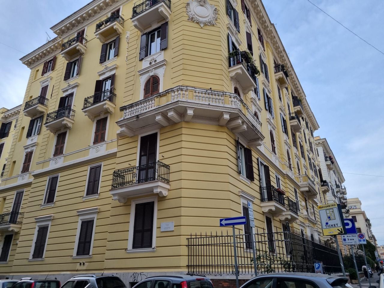 Office in Rome, Italy, 377 m² - picture 3