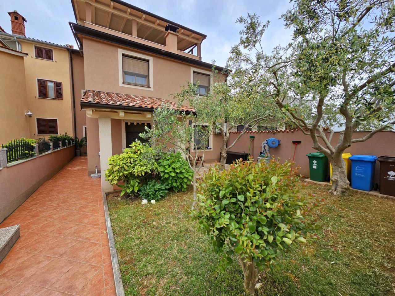 Villa en Pula, Croacia, 400 m² - imagen 1