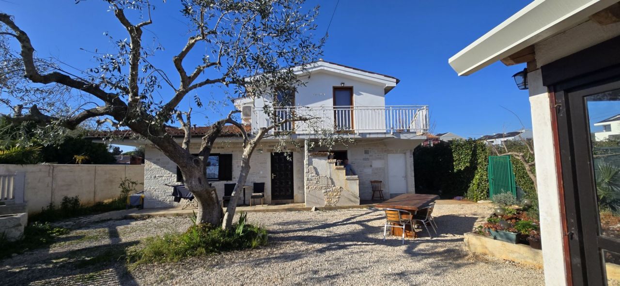 Hotel en Umag, Croacia, 200 m² - imagen 1