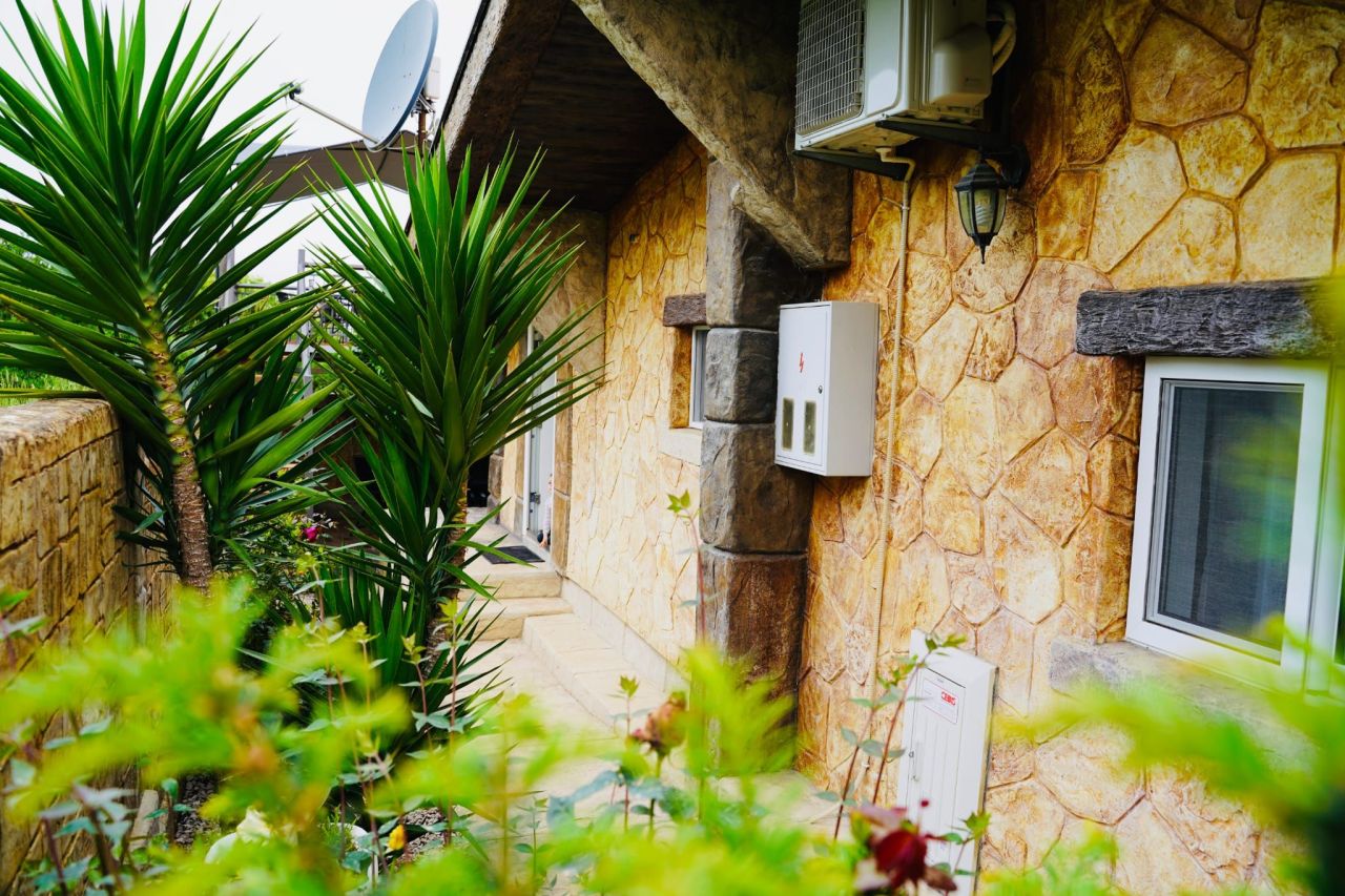 Maison à Dobra Voda, Monténégro, 98 m² - image 1