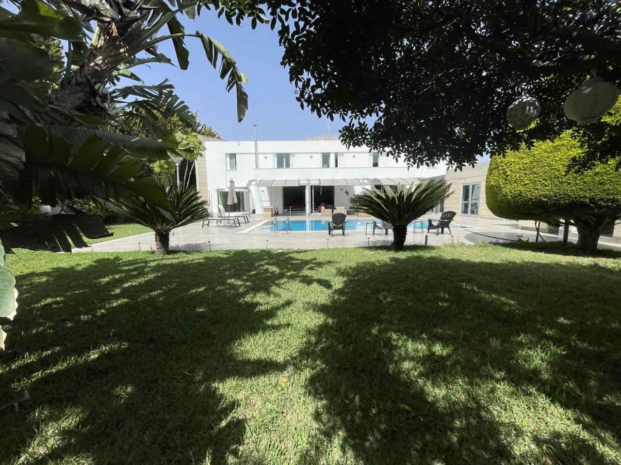 House in Nicosia, Cyprus, 460 m² - picture 1