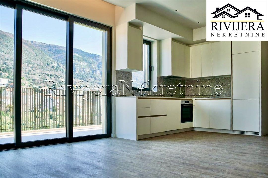 Piso en Tivat, Montenegro, 102 m² - imagen 9