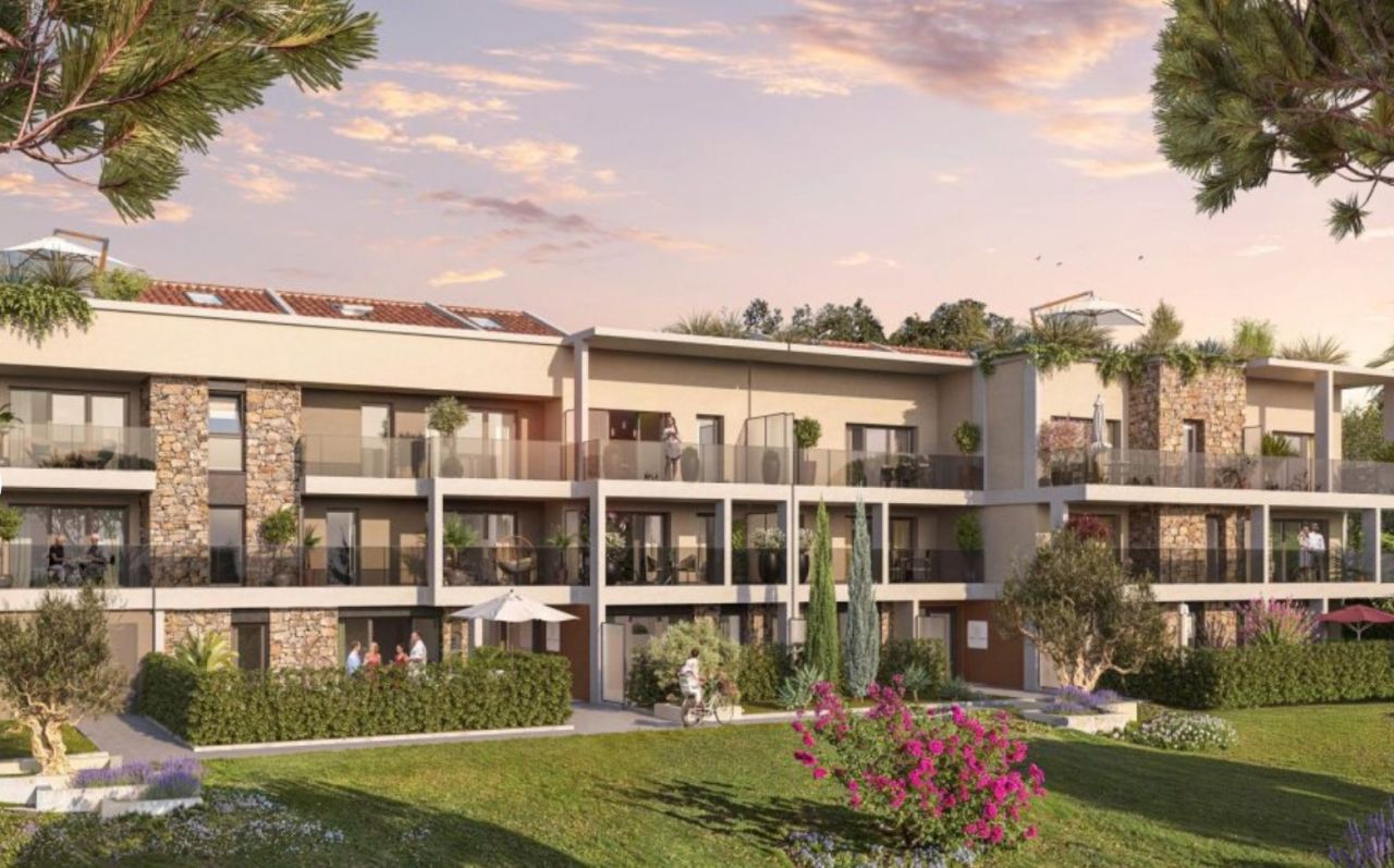 Flat in Cannes, France, 80 m² - picture 2