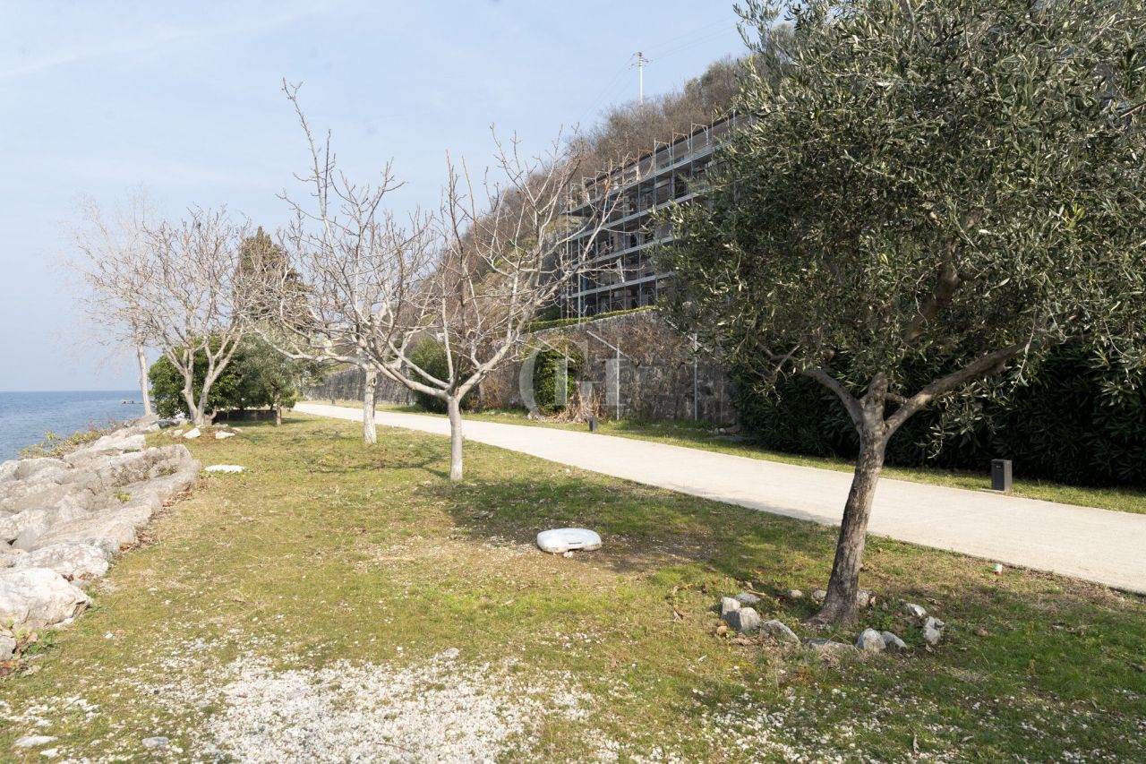 Apartment on Lake Garda, Italy, 70 m² - picture 3