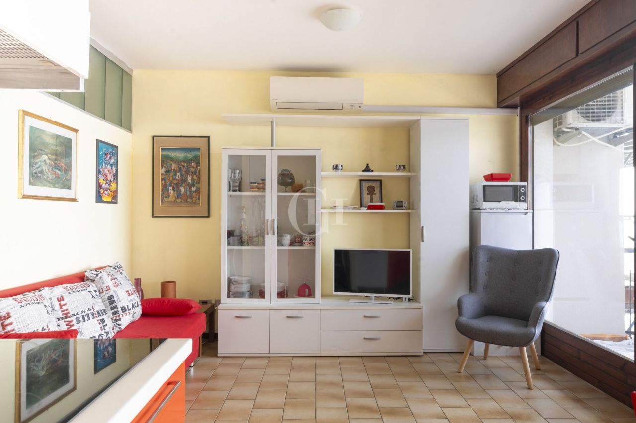 Apartment on Lake Garda, Italy, 70 m² - picture 11