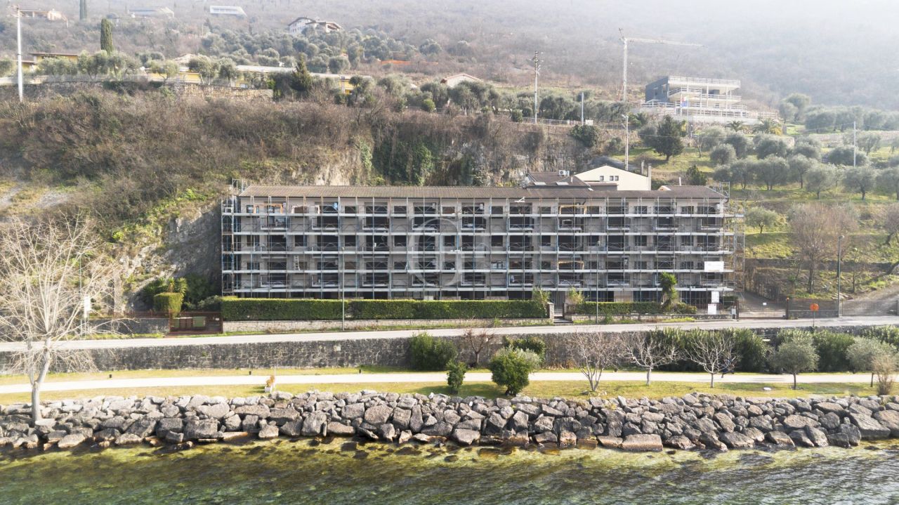 Apartment on Lake Garda, Italy, 70 m² - picture 15