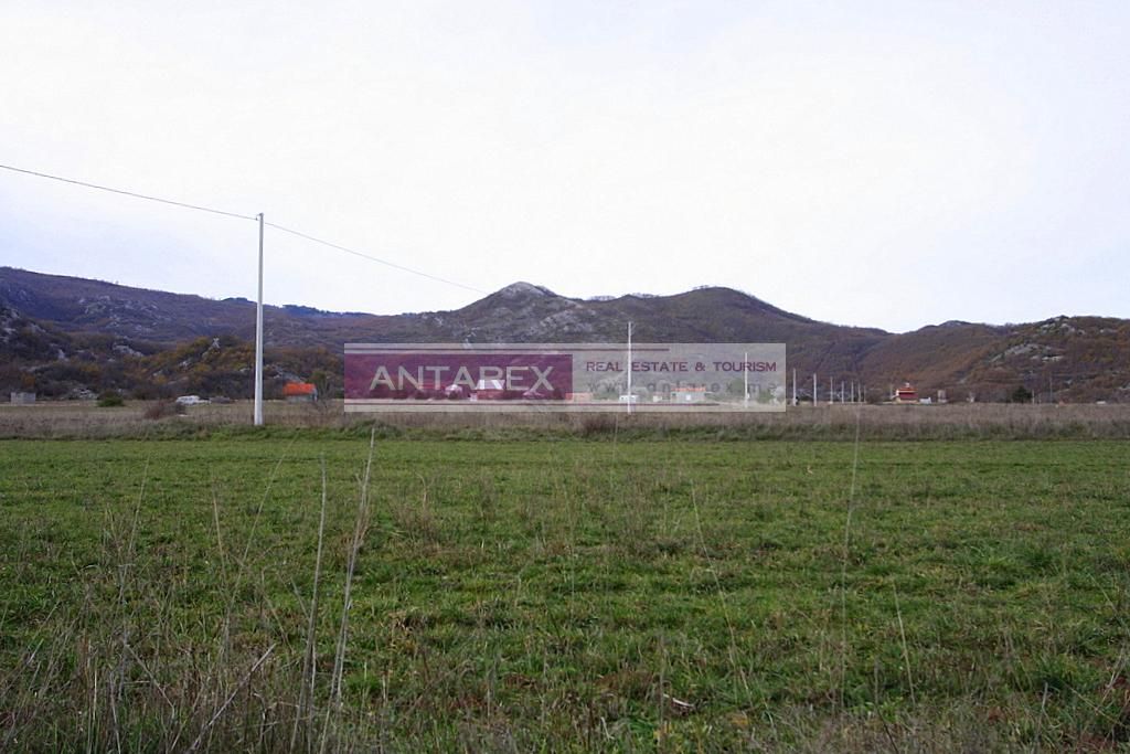 Land in Niksic, Montenegro, 1 000 m² - picture 1