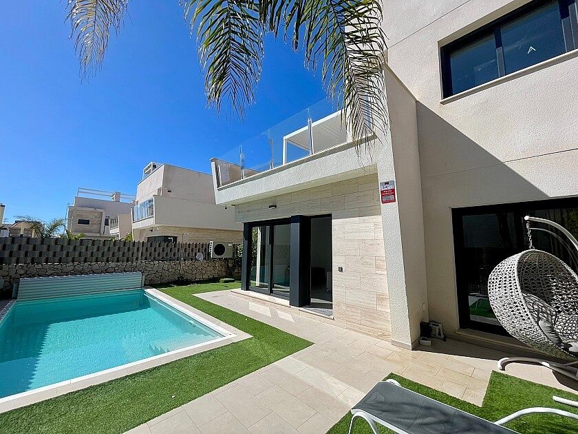 Villa a Pilar de la Horadada, Spagna, 136 m² - foto 2